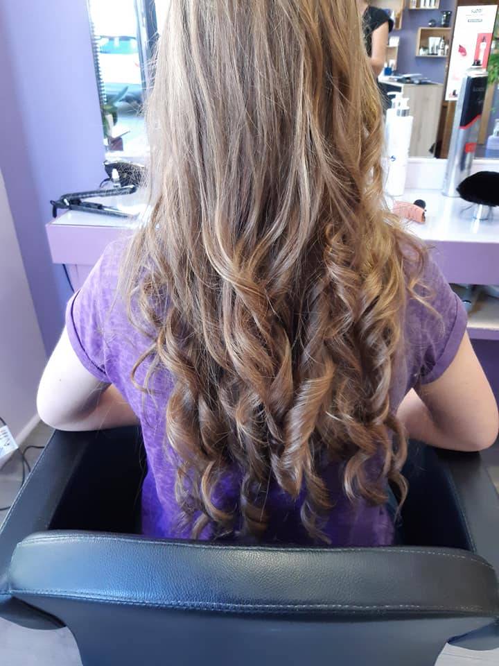 cheveux bouclés